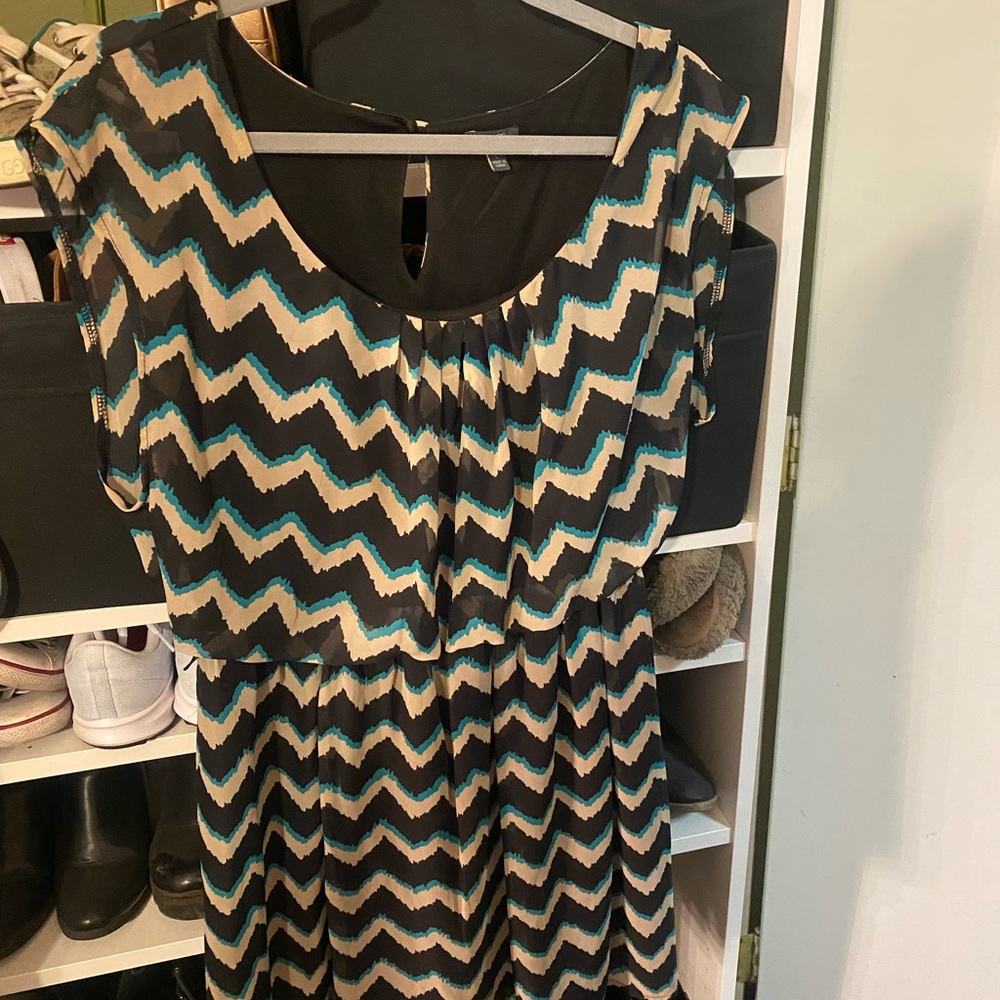 Dress - Picture 2 of 3